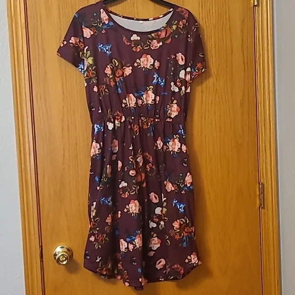 Floral Burgundy Dress Size Large With Hidden Side Pockets - Picture 1 of 5